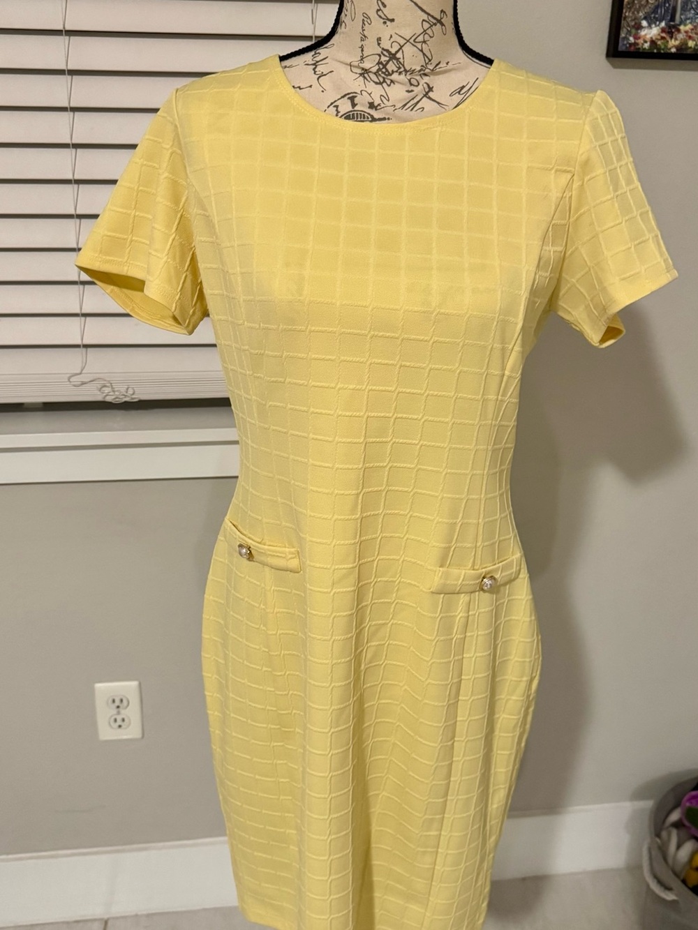 Enfocus Studio Pale Yellow Textured Short-Sleeve Shift Dress